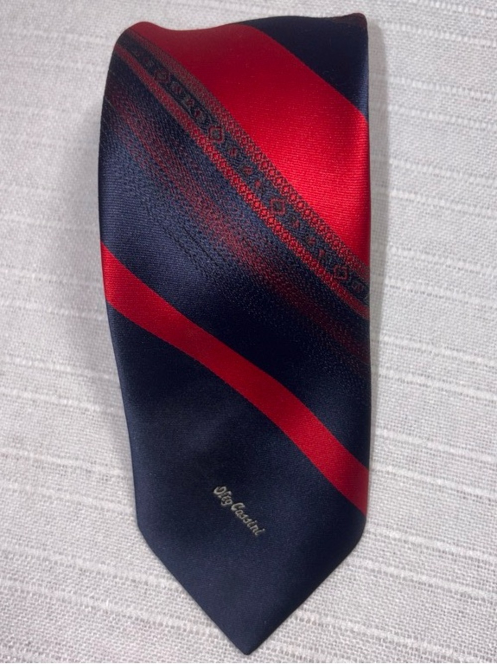 Vintage 70s Oleg Cassini Burma Tie Walter Pye's Striped Navy Red EUC